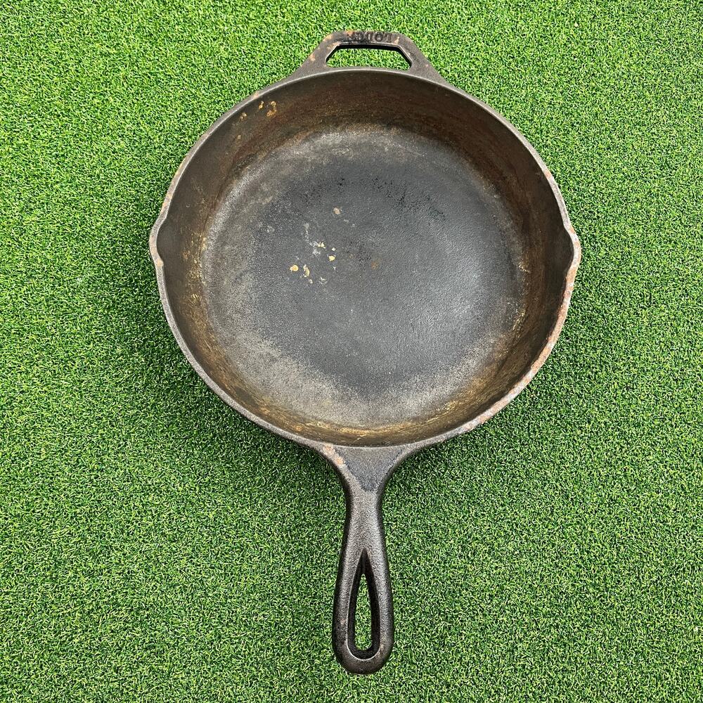 Vintage Lodge Sugar Skull Cast Iron Skillet